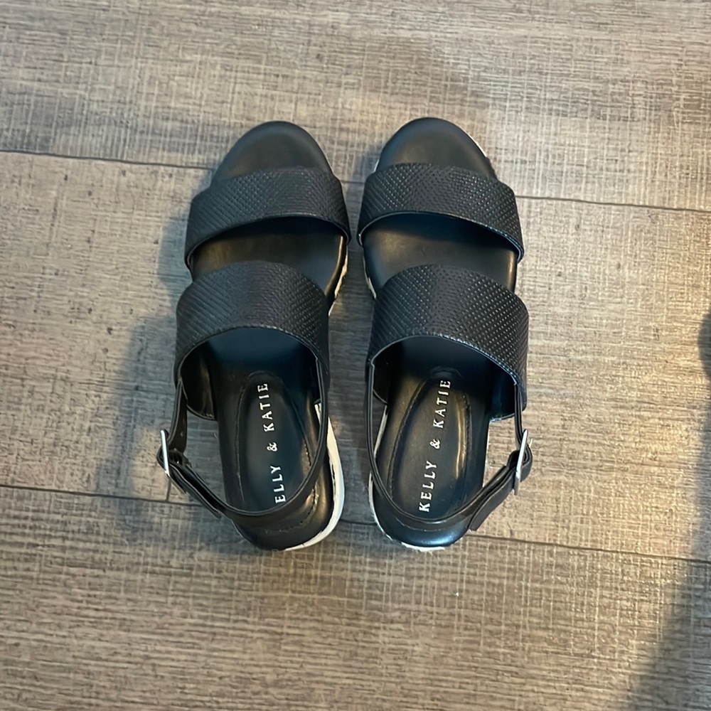 Women’s sandals